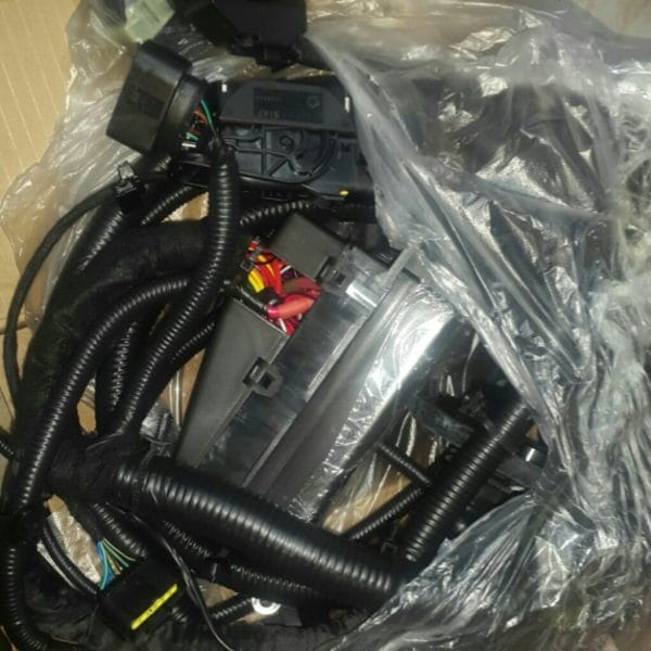 جعبه فیوز و دسته سیم کشی جلو موتور 110s