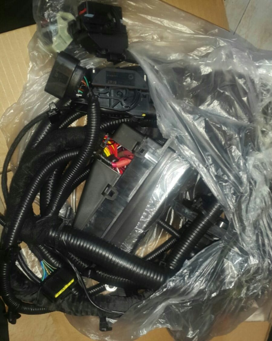 جعبه فیوز و دسته سیم کشی جلو موتور 110s